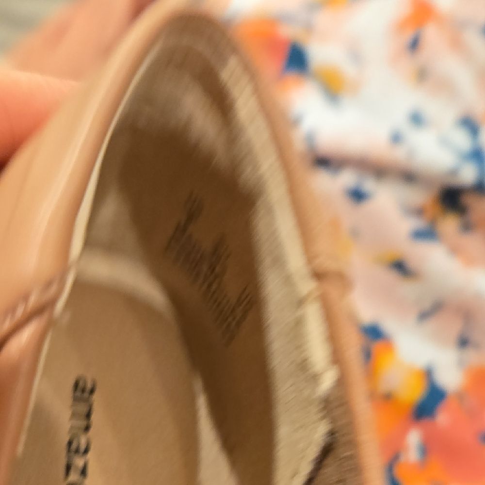 Amazon Essentials Beige Flats - Picture 7 of 8